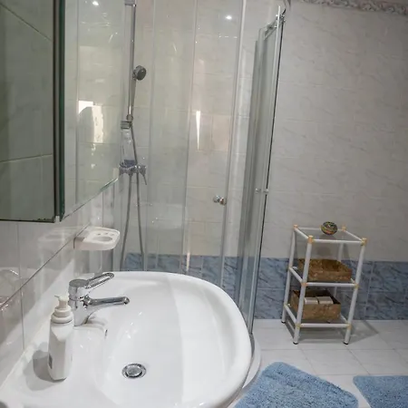 Spacious 3-bedroom With Balconies-central Apartamento *