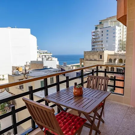 Spacious 3-bedroom With Balconies-central Appartement