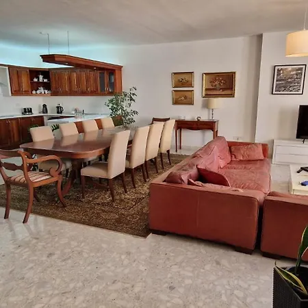 Lägenhet Spacious 3-bedroom With Balconies-central Sliema