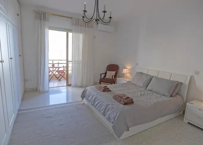 Apartament Spacious 3-bedroom With Balconies-central